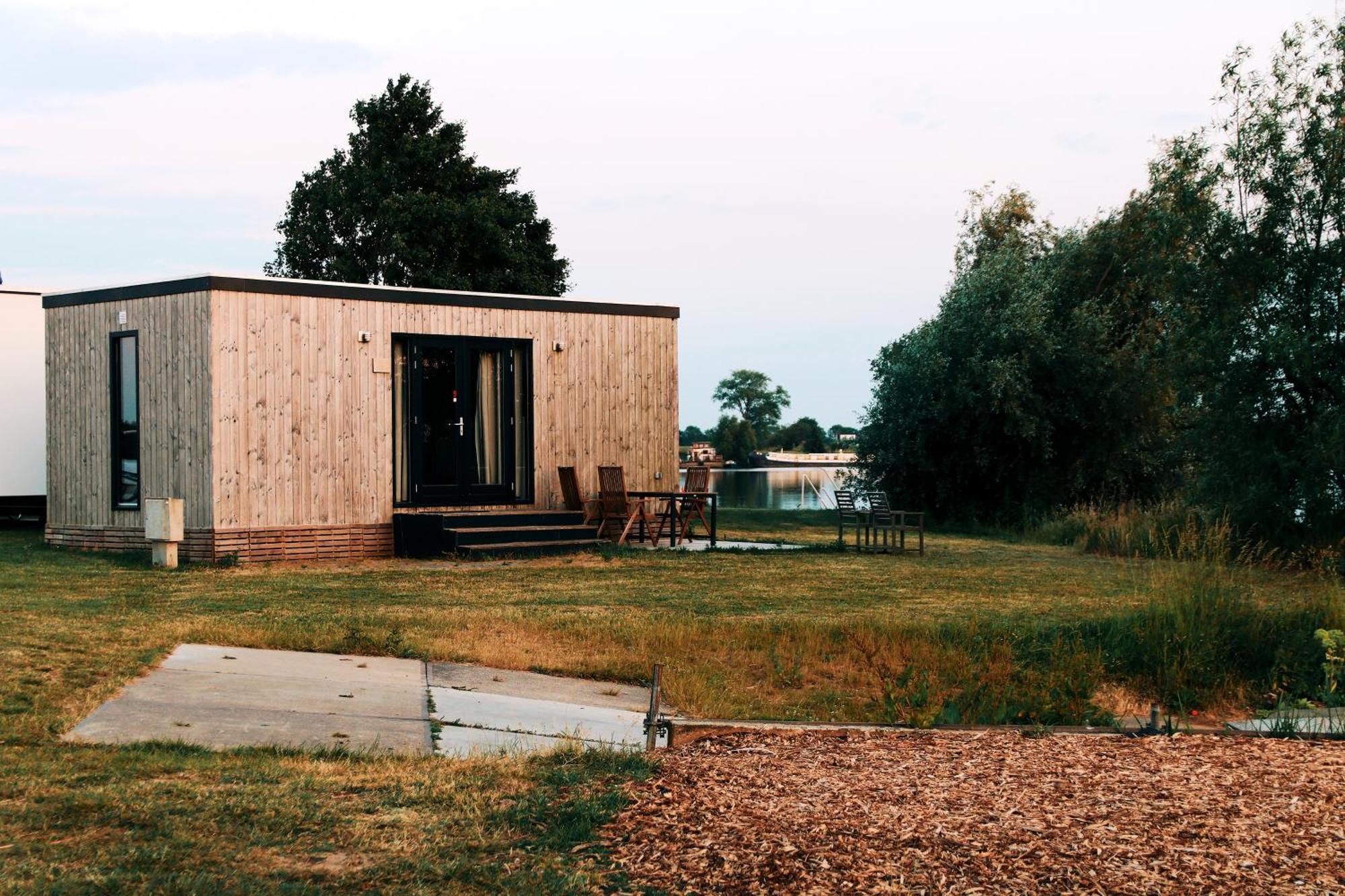 Tiny House By The Water - De Schans Alphen Alphen  Bagian luar foto